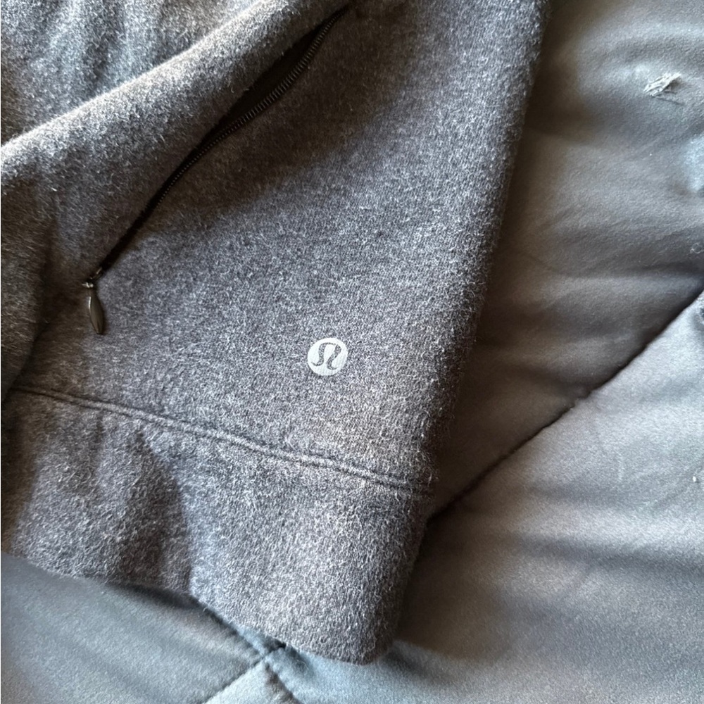 Lululemon &Go Endeavor sweater size 6 - Picture 3 of 6